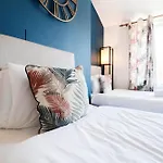 Prime 4-Bedroom House In The Heart Of The City