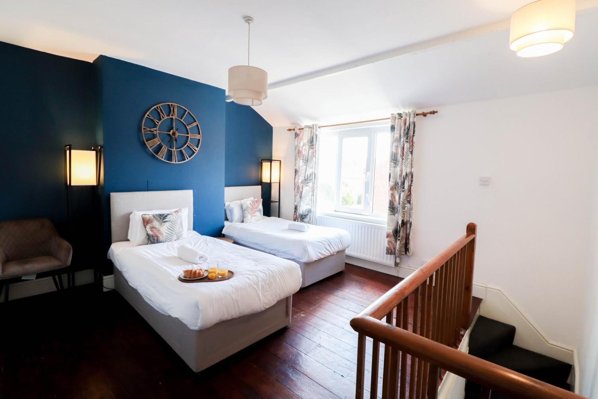 Prime 4-bedroom House In The Heart Of The * Coventry