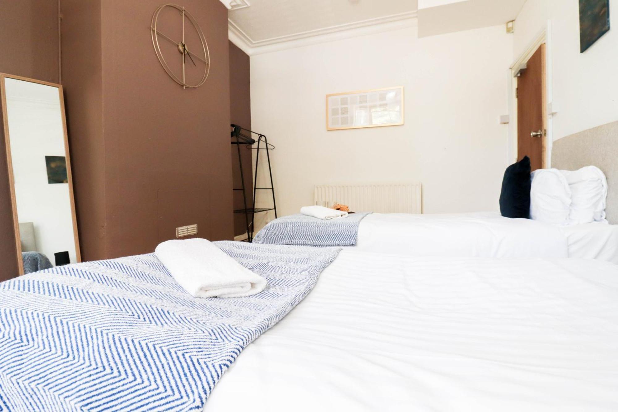 Prime 4-bedroom House In The Heart Of The Apartamento Coventry