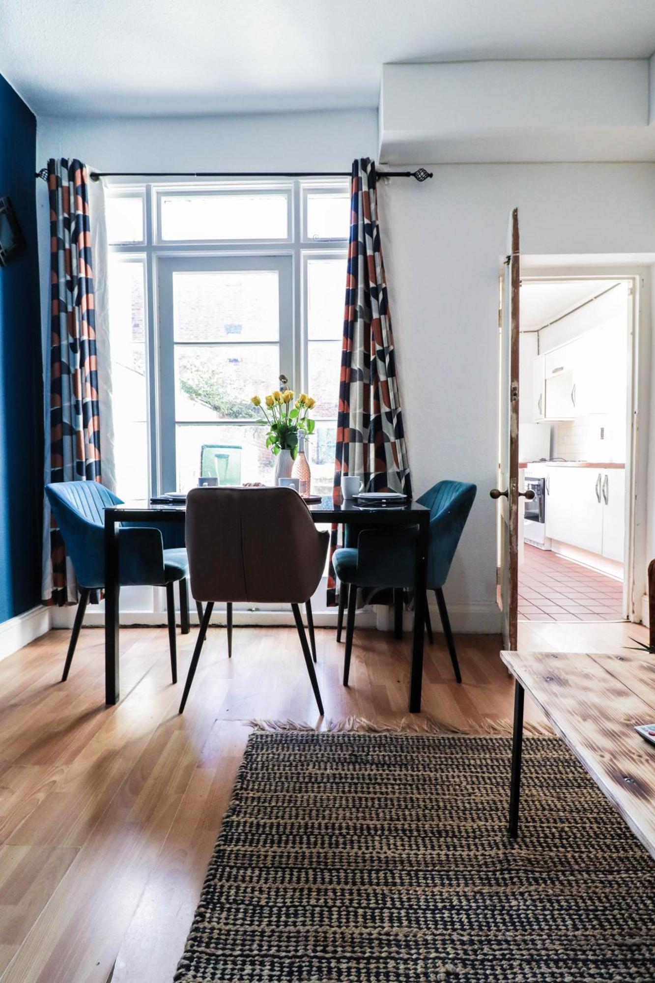 Prime 4-bedroom House In The Heart Of The Apartamento Coventry