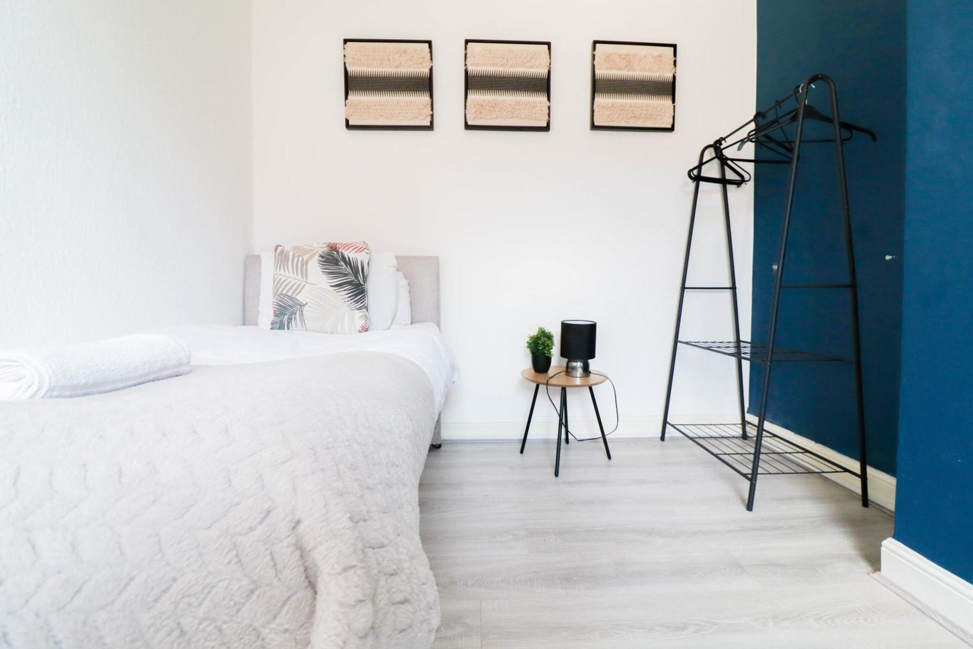 Prime 4-bedroom House In The Heart Of The Apartamento Coventry