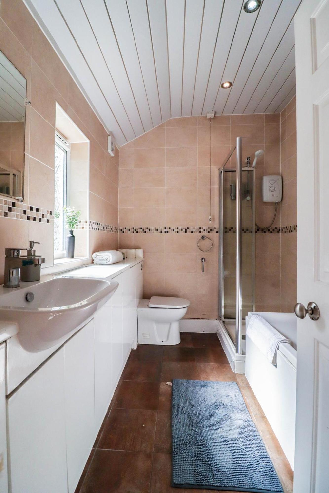 Prime 4-bedroom House In The Heart Of The *